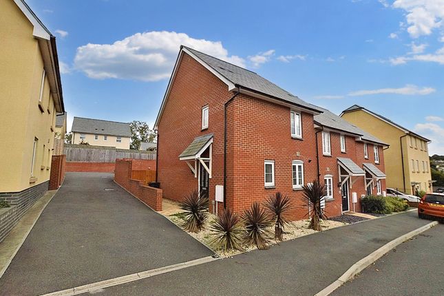 3 bed end terrace house