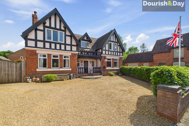 5 bed detached house