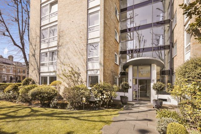 Farley Court, Melbury Road... 3 bed apartment for sale