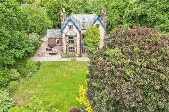 8 bed detached house