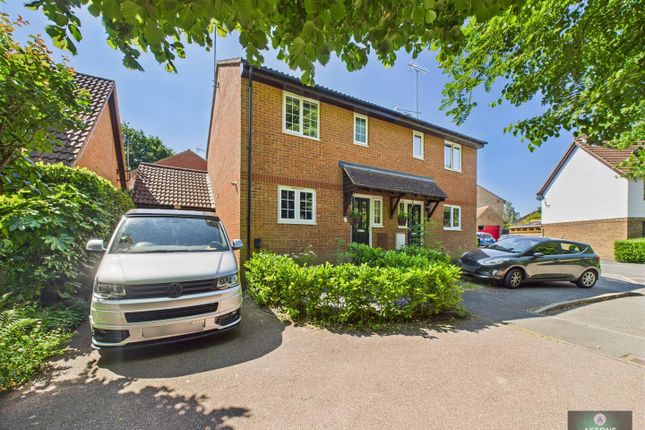 Flint Close, Maidenbower RH10 3 bed semi