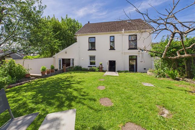 3 bed detached house