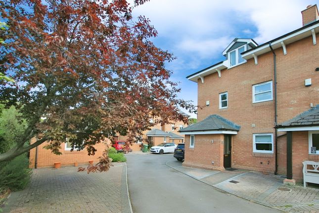 London Road, Cheltenham GL52 5 bed semi