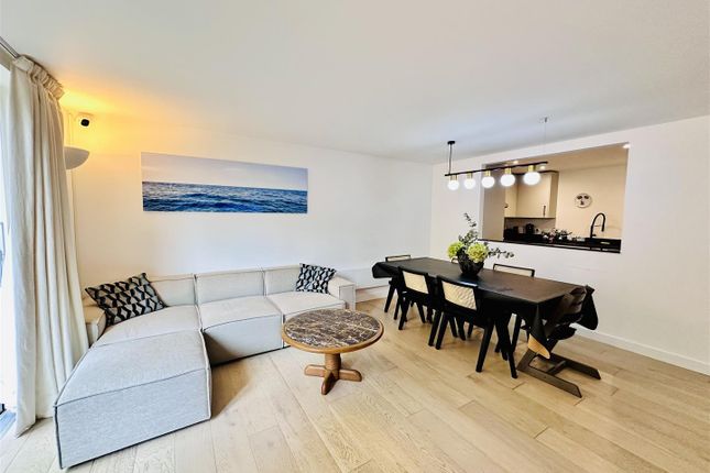 Admiral Walk, London W9 2 bed apartment for sale