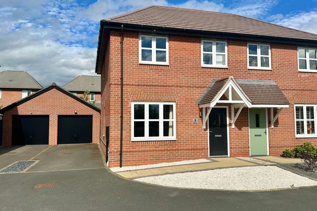 Isabella Drive, Hugglescote, LE67 3 bed semi