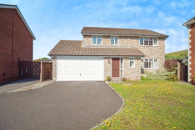 4 bed detached house