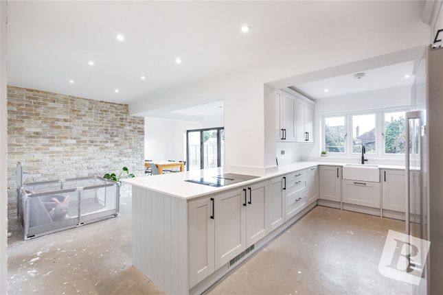 Hatch Road, Pilgrims Hatch... 4 bed detached house for sale