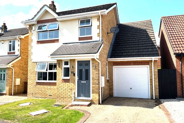 ALDRIDGE PARK, WINKFIELD ROW... 3 bed link detached house for sale