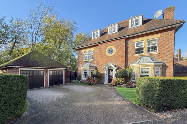 5 bed detached house