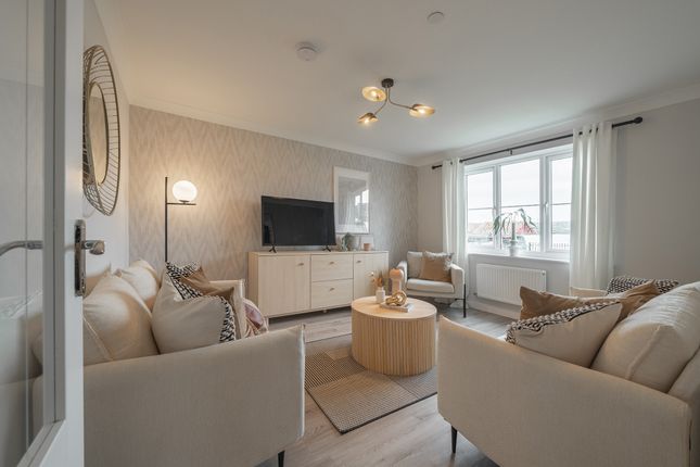 4 bed detached house