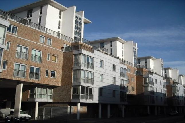 Cross Street, Portsmouth PO1 2 bed flat for sale