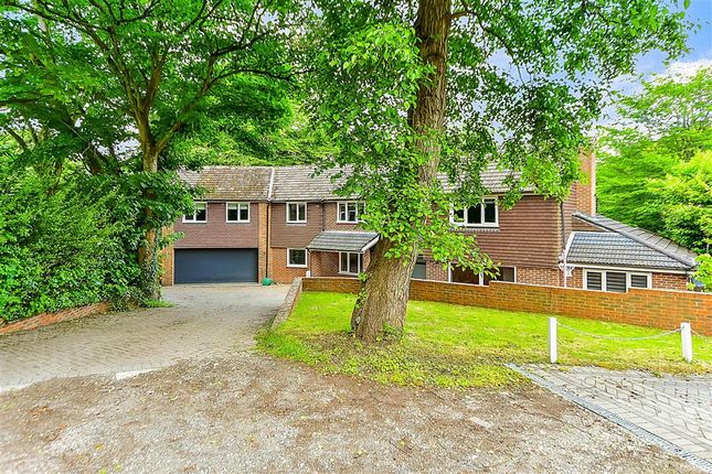 6 bed detached house