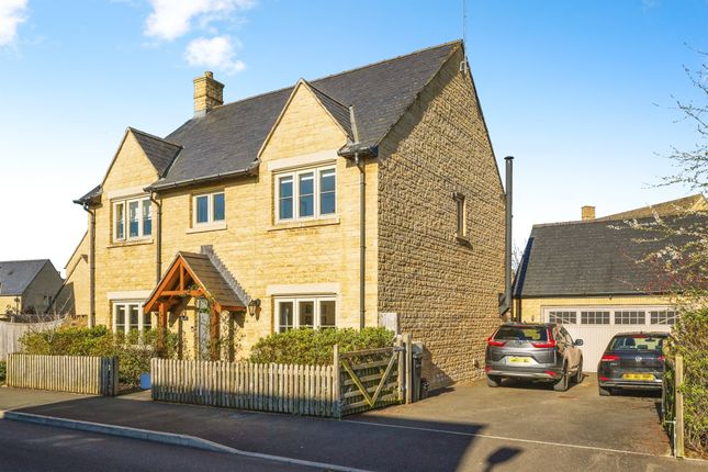 4 bed detached house