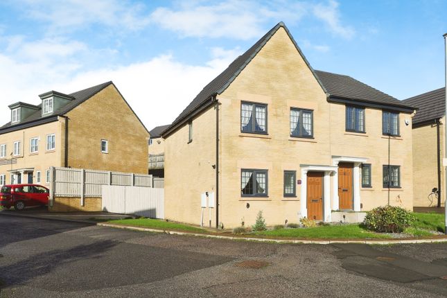 3 bedroom semi-detached house for sale
