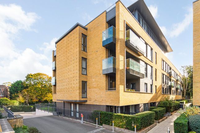 Pipit Drive, Putney, London, SW15 2 bed apartment for sale