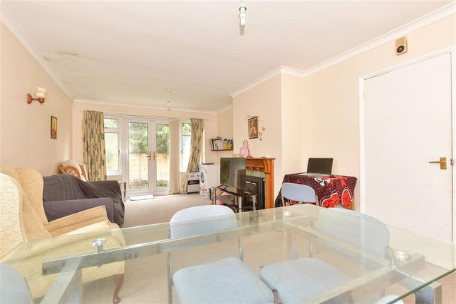 2 bed detached bungalow