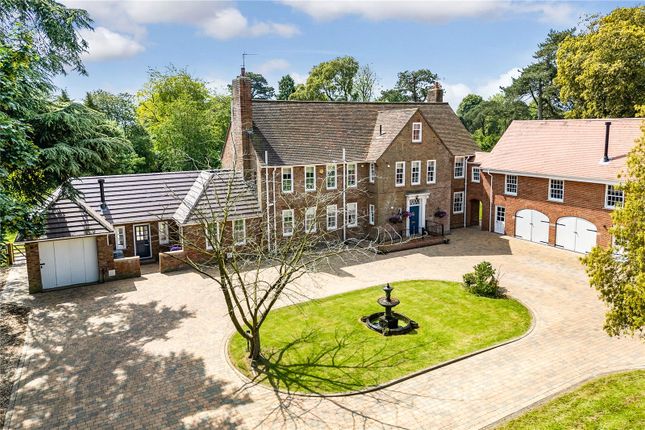 6 bedroom detached house for sale