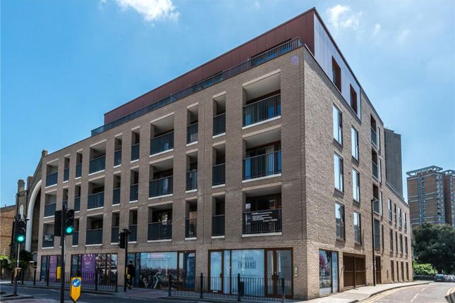 Diss Street, Stephen Court, E2 2 bed flat for sale