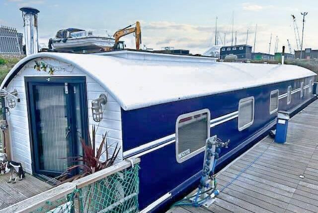 2 bedroom houseboat for sale