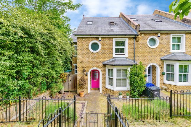 5 bedroom end of terrace house for sale