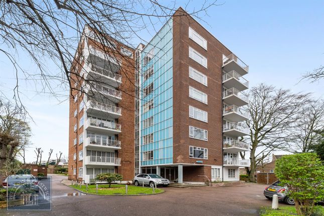 The Hollies, New Wanstead, Wanstead 2 bed flat for sale