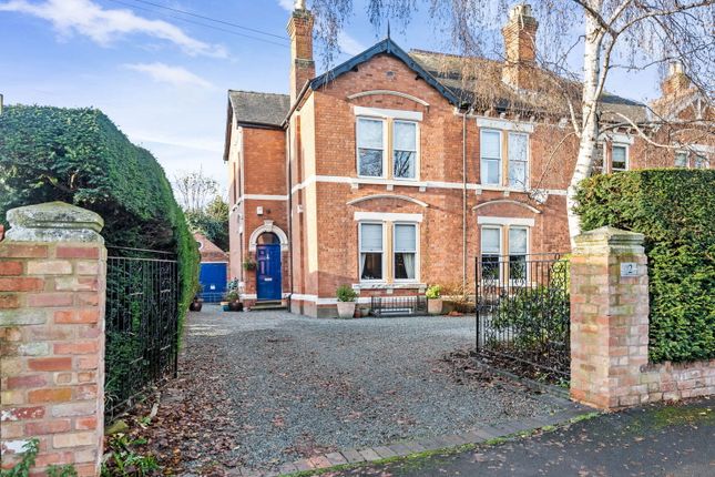 2 Thorneloe Road, Barbourne... 6 bed semi