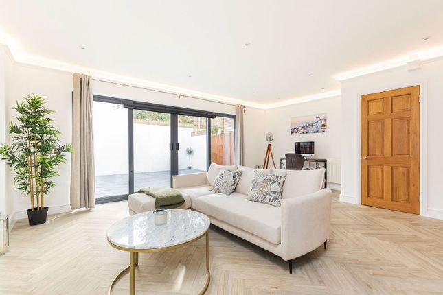 Ashleigh Mews, London SE15 3 bed terraced house for sale