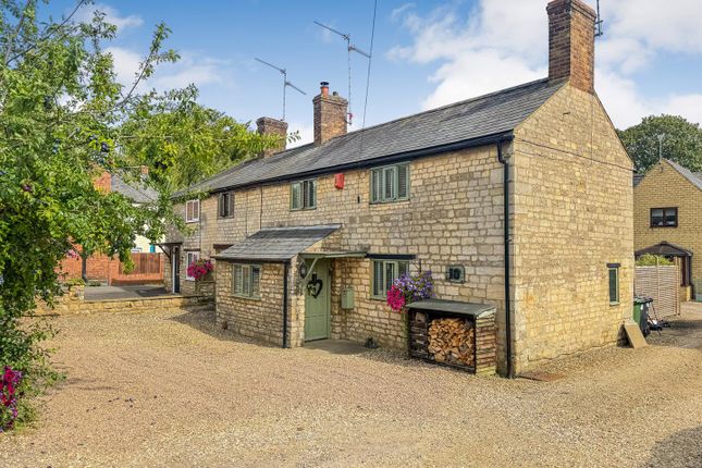 Chapel Road, Corby NN17 3 bed cottage for sale