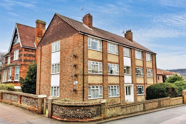 Moat Croft Road, Eastbourne 2 bed flat for sale