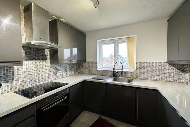 Moray Close, Arran Court, HA8 2 bed flat for sale