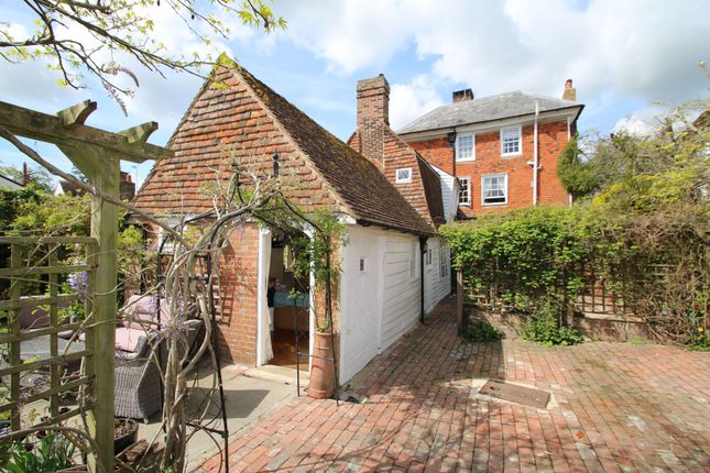 6 bedroom detached house for sale