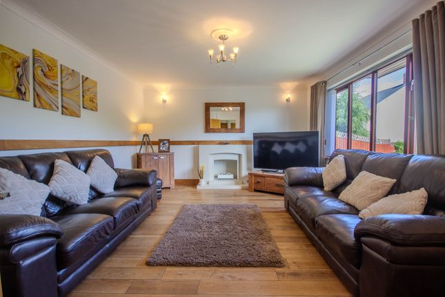 Pentwyn Road, Pontypool NP4 4 bed detached house for sale