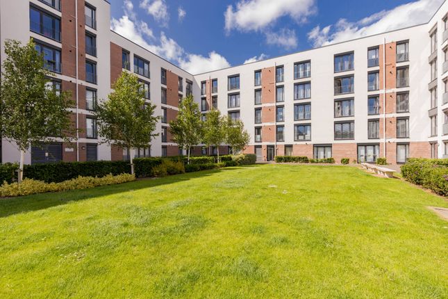4/7 Arneil Place, Crewe, Edinburgh... 2 bed flat for sale