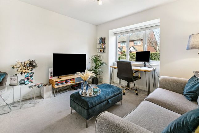 Peartree Avenue, London, SW17 1 bed apartment for sale