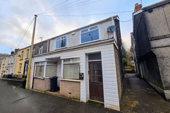 4 bed end terrace house