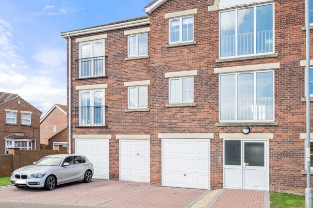 Winston Drive, Skegness PE25 2 bed flat for sale