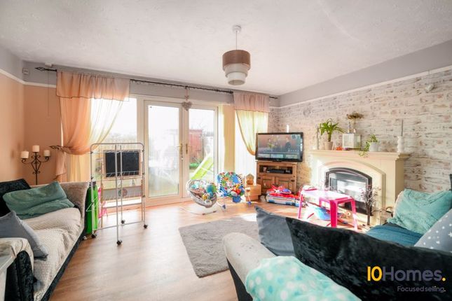 Dayshield, Newcastle Upon Tyne 3 bed semi