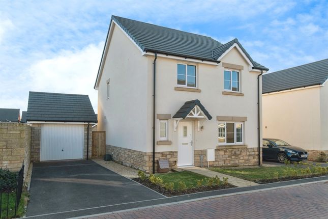 4 bed detached house