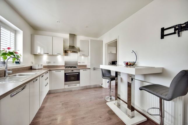3 bed semi-detached house