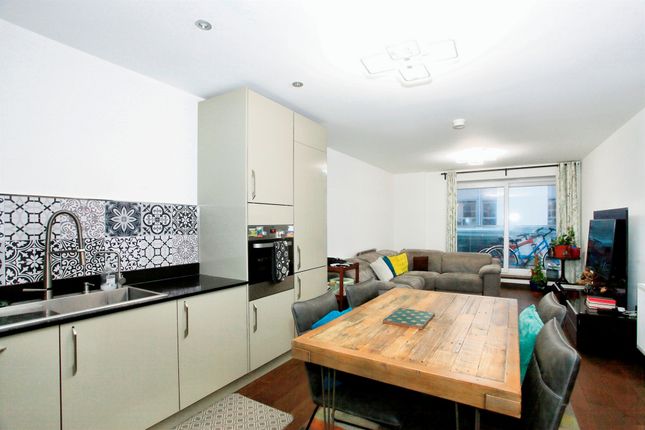 2 bed flat