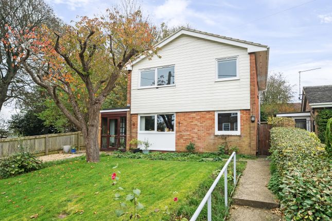 New Farm Road, Alresford, Hampshire... 2 bed maisonette for sale