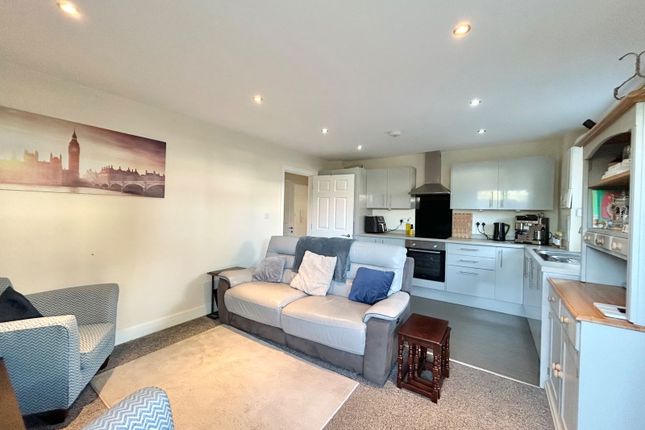 London Road, Sittingbourne ME10 2 bed flat for sale