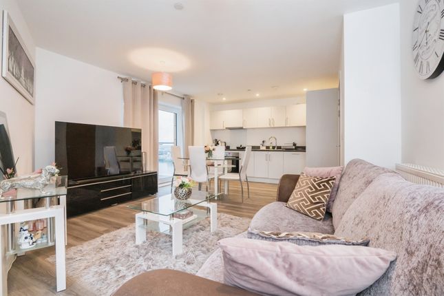 2 bedroom flat for sale