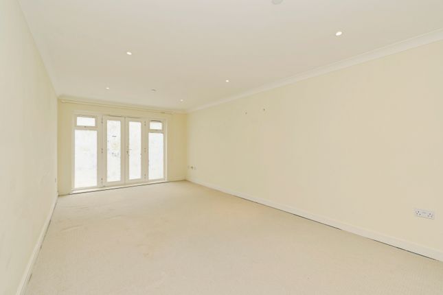 2 bed flat
