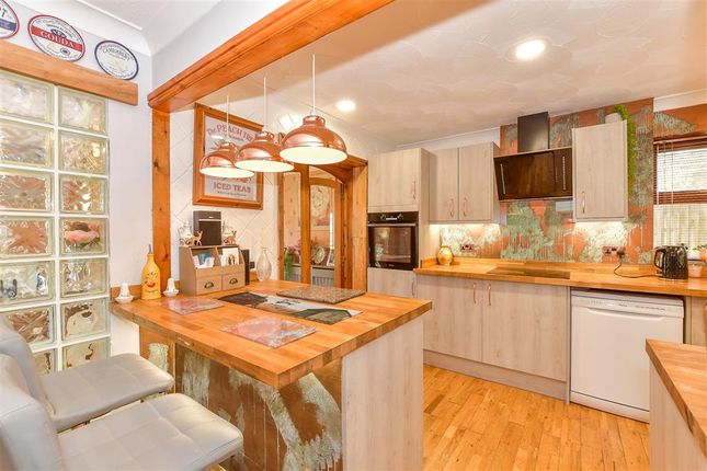 4 bed detached house