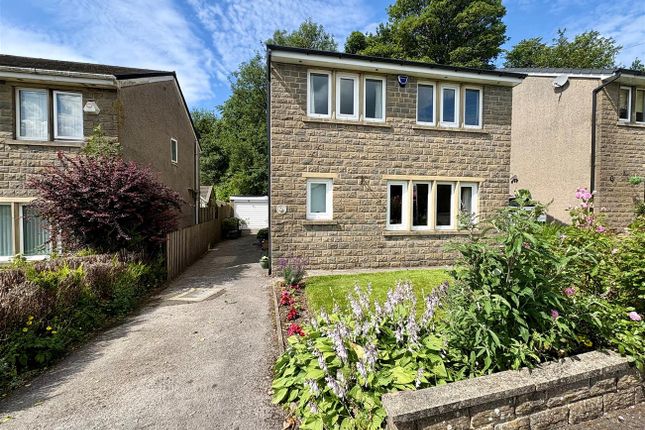 Pennine Close, Queensbury, Bradford 4 bed detached house for sale