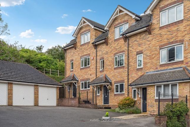 Rugby Rise, High Wycombe HP11 3 bed townhouse for sale