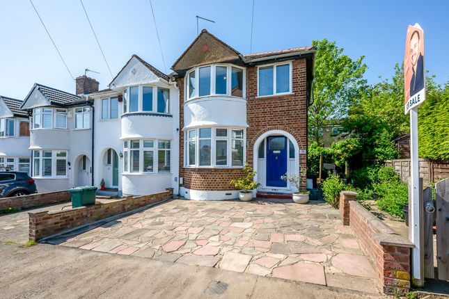 Meadow Close, Chislehurst BR7 3 bed end of terrace house for sale