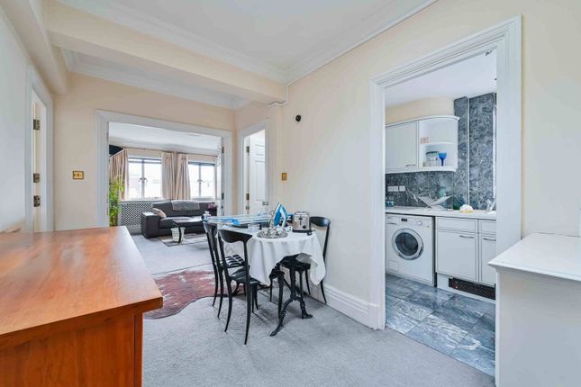 Chiltern Court, Baker Street, London... 1 bed flat for sale