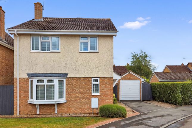 Woodborough Close, Trowbridge 3 bed detached house for sale